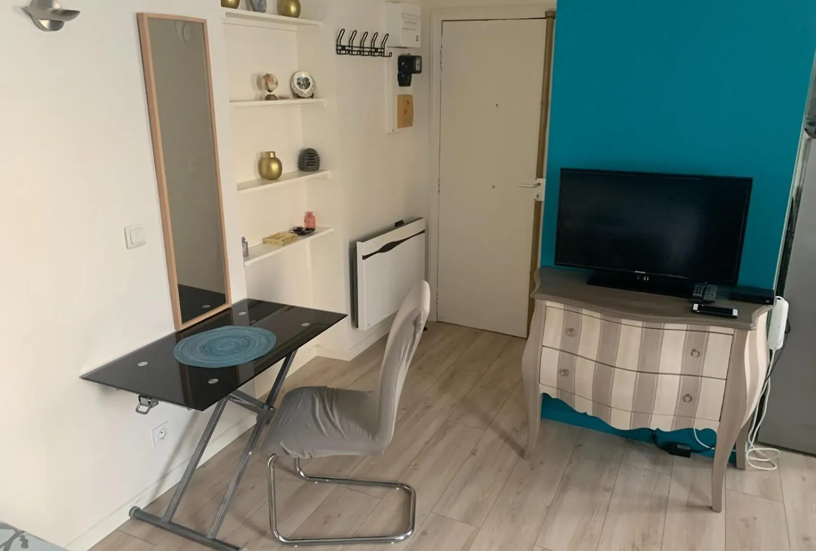 Апартаменты Cosy And Charming In
