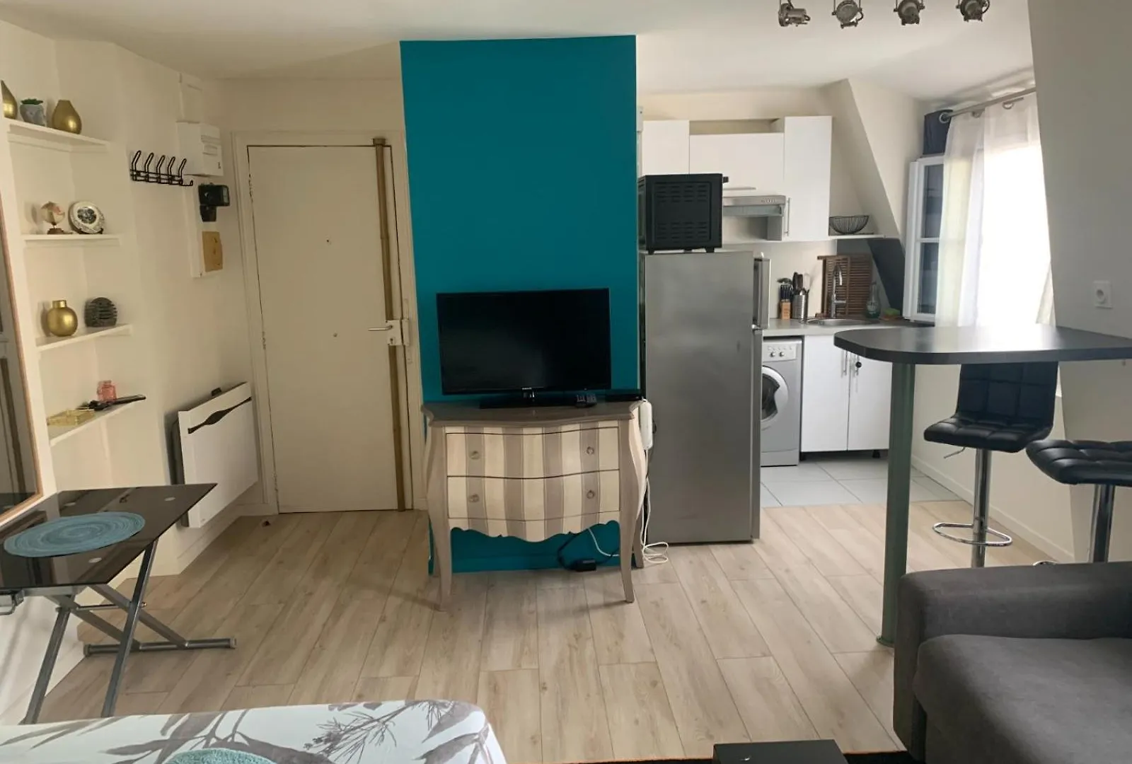 Cosy And Charming In Париж